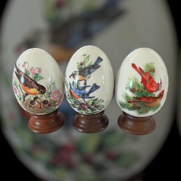 3 Collectible Avon Porcelain Eggs Base Seasonal Home Decor Birds Easter Vintage - Picture 1 of 9